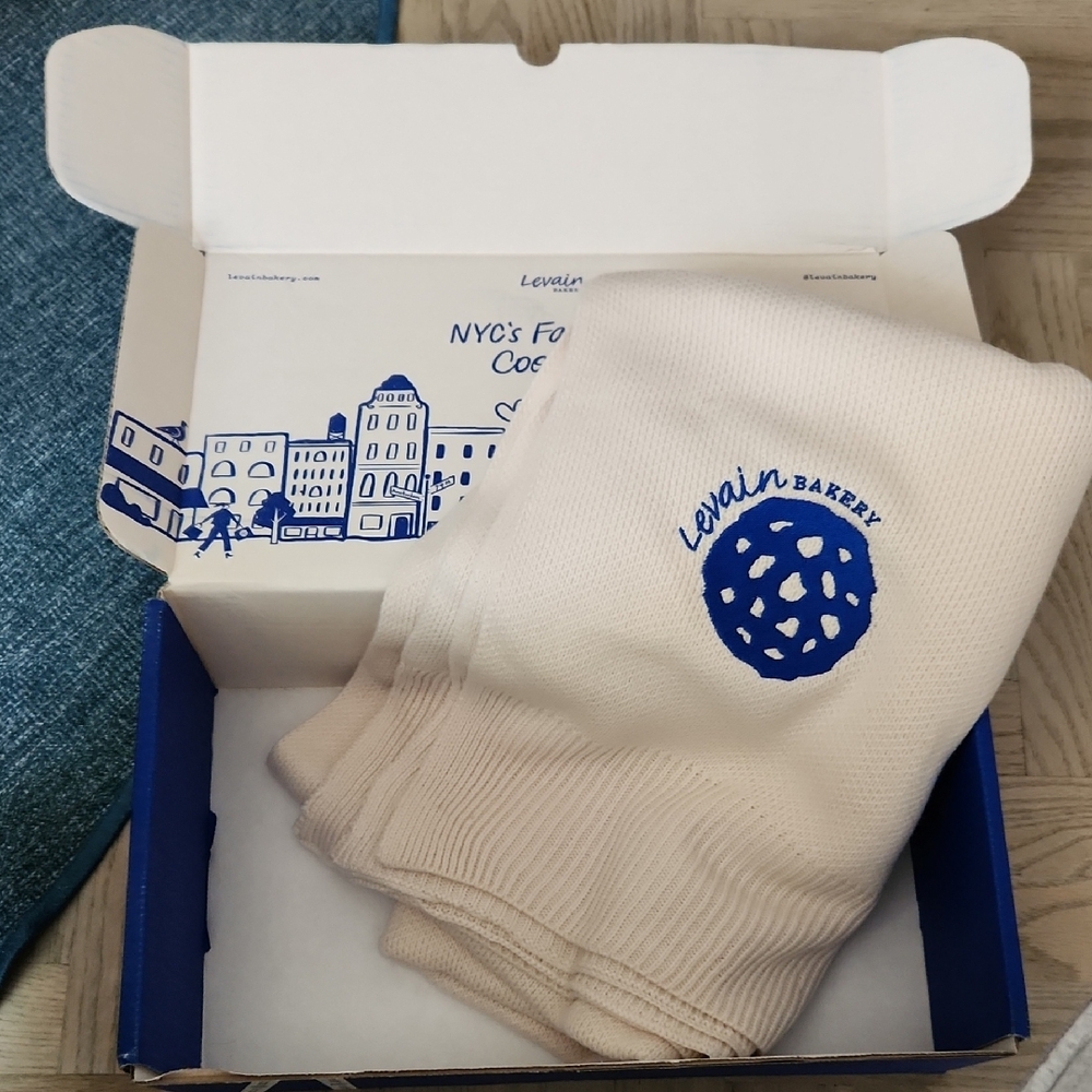 NEW Levain Bakery Throw Blanket